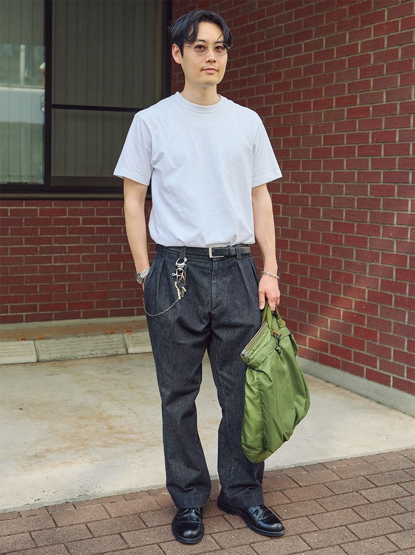 Tシャツ＝ヘインズ