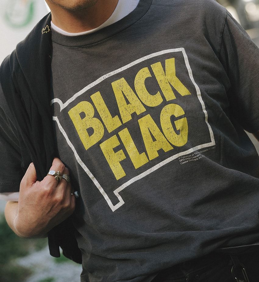 古着のグラフィックTシャツで自分らしさを表現！ジャンプマンやAC/DCにBLACK FLAGなど - 1枚目の画像