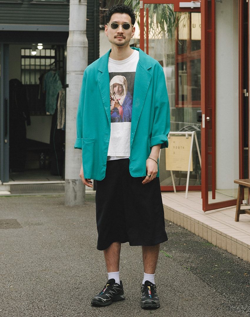 Tシャツ＝タイトブース