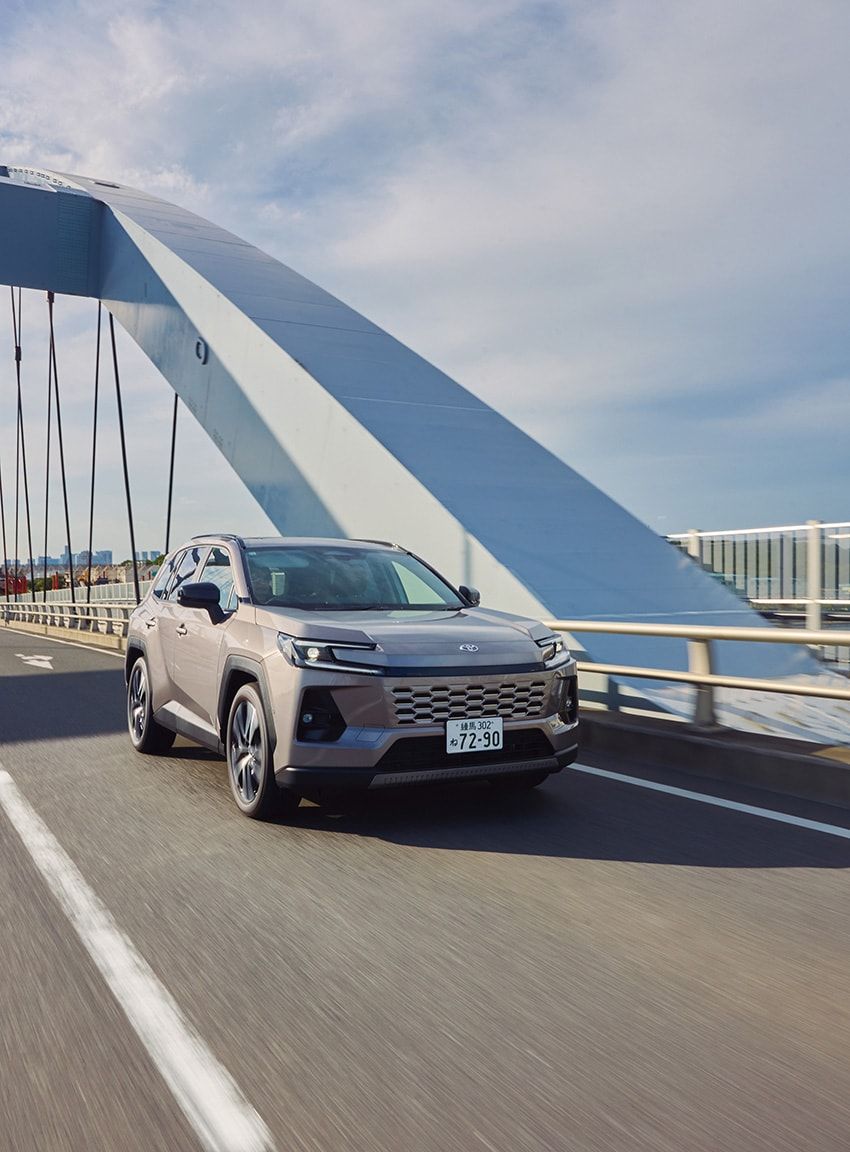 「欠点が見当たらない」トヨタの超実用派SUV「RAV4」を安東弘樹が本気レビュー！ - 3枚目の画像