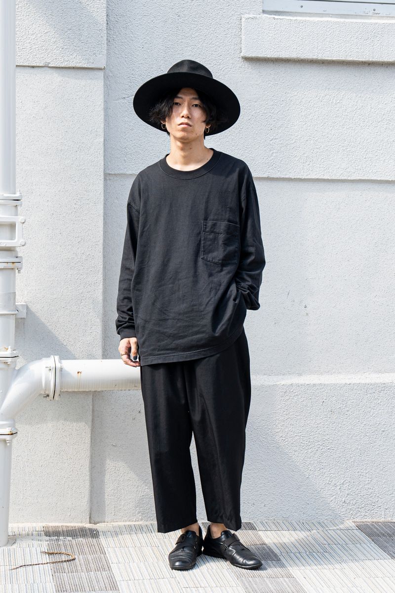 Tシャツ＝ユニクロユー