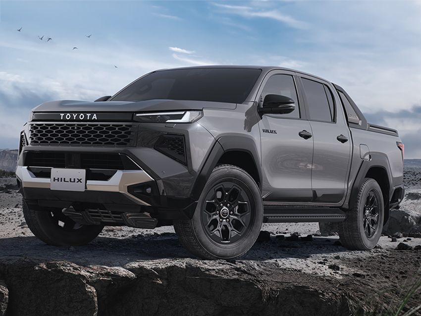「新型ハイラックス」の進化ポイントをトヨタ公式に聞いてみた！デッキステップ、電動パワステetc. - 1枚目の画像