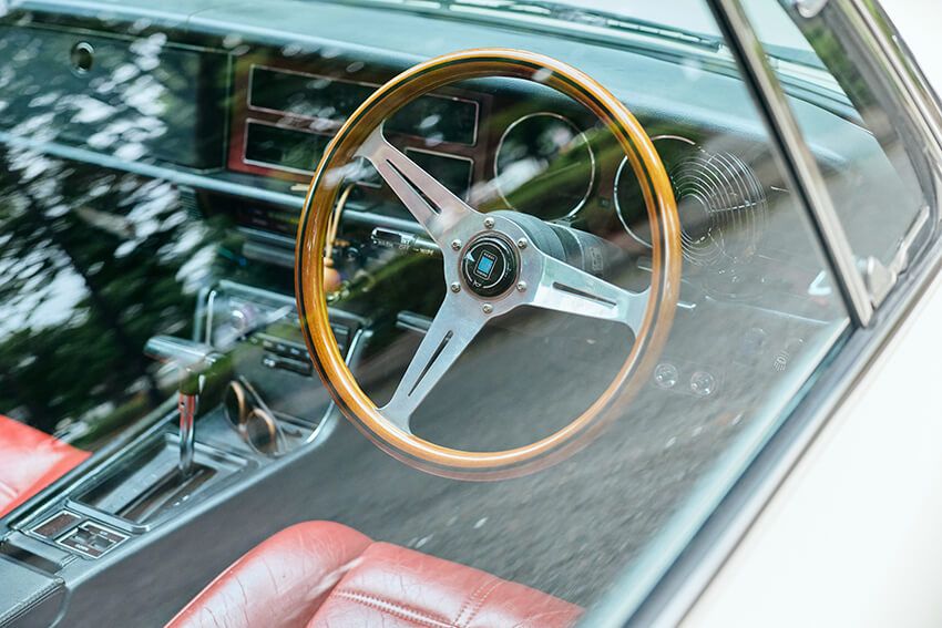 ロッチ中岡の愛車「いすゞ “117クーペ”」を拝見！購入のキッカケは出川哲朗さんらの言葉。出会いはナンパ!? - 6枚目の画像