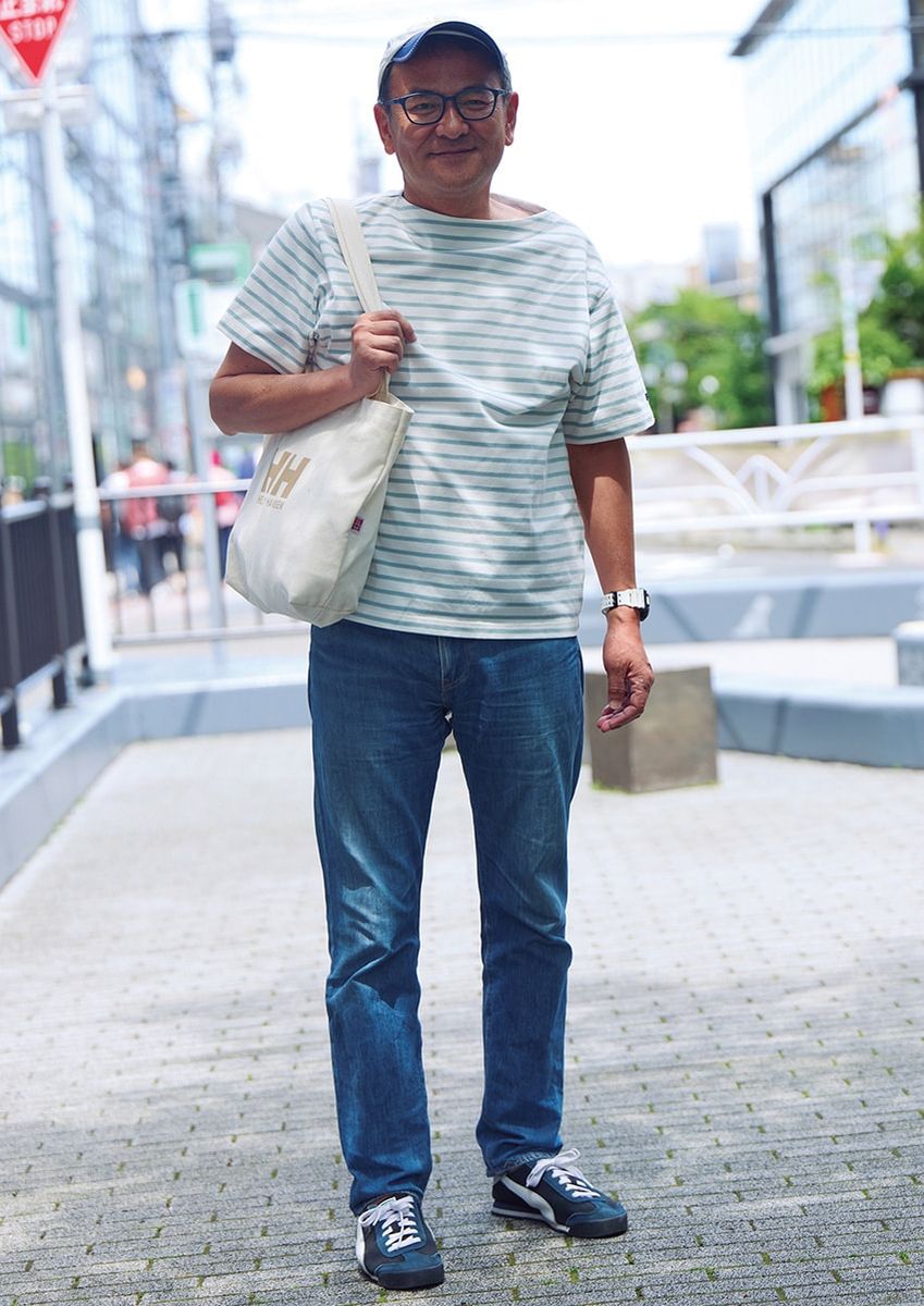 デニム＝リーバイス　Tシャツ＝ヘリー ハンセン