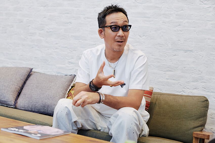 30代後半で免許取得！コブクロ黒田が惚れた1948年式バイク。25周年の節目に語る趣味＆音楽愛 - 8枚目の画像