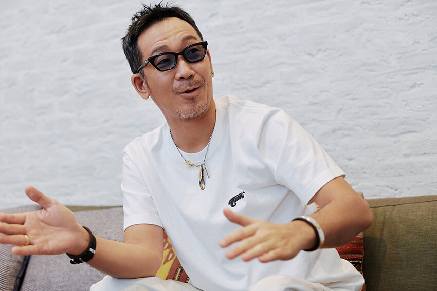 絶対、これや」と直感。コブクロ黒田が惚れた1948年式バイク。25周年の