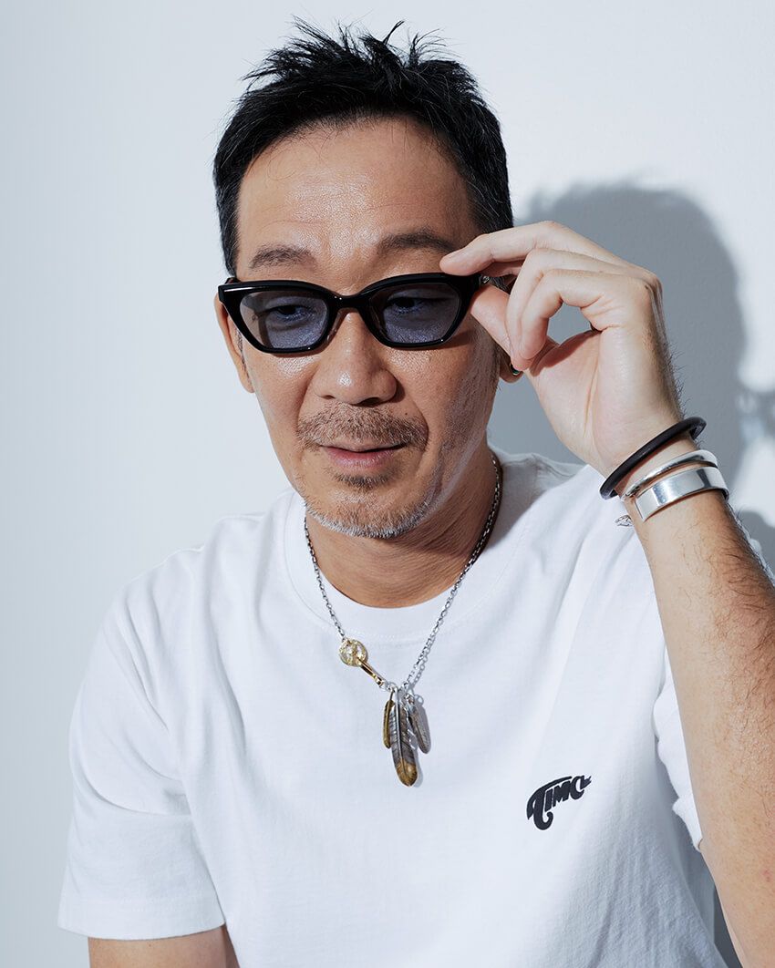コブクロ黒田さんの私服はゴローズ＆ヴァンズ！「バイクに乗って変わった」最新スタイルをパパラッチ - 12枚目の画像