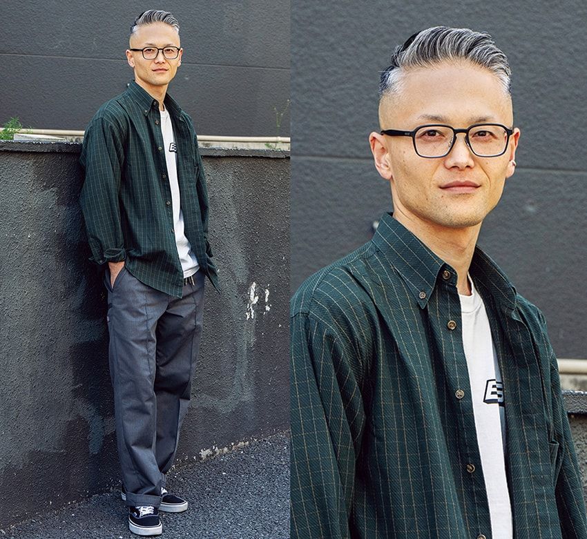 シャツ＝古着　Tシャツ＝バーバーサコタ　パンツ＝ディッキーズ × プロップス ストア　スニーカー＝ヴァンズ