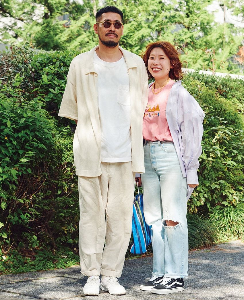 シャツ＝ザラ　パンツ＝古着　スニーカー＝パナム　サングラス＝サルベージ パブリック 