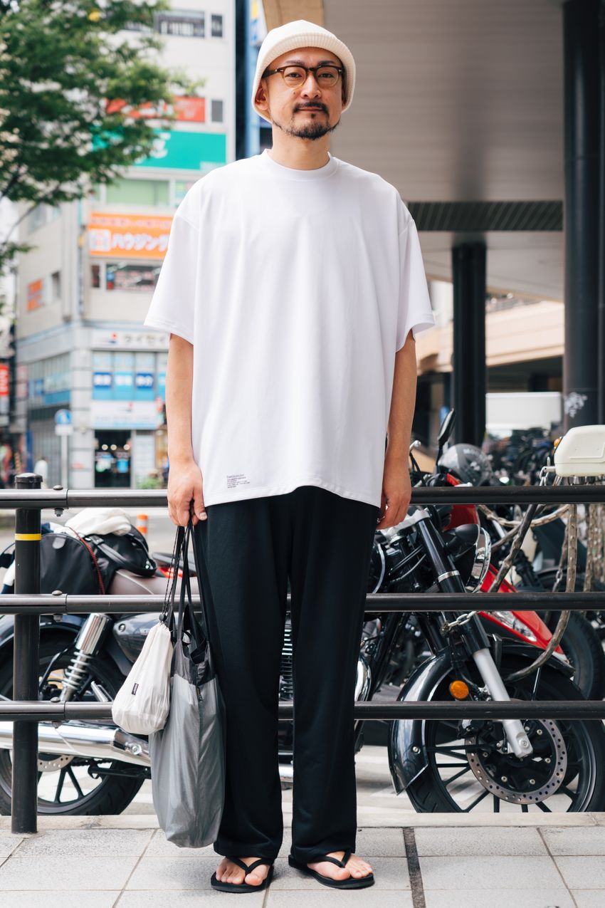 「その黒パン、どこのブランド？」夏の街角で思わず聞いた洒脱なコーデ5選 - 2枚目の画像