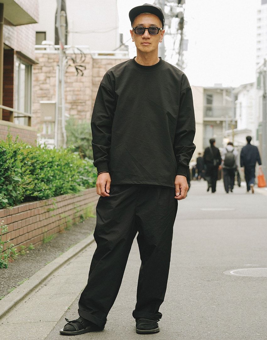 カットソー＝ダイワ　パンツ＝エイチ ビューティー&ユース　サングラス＝ジャック マリー マージュ