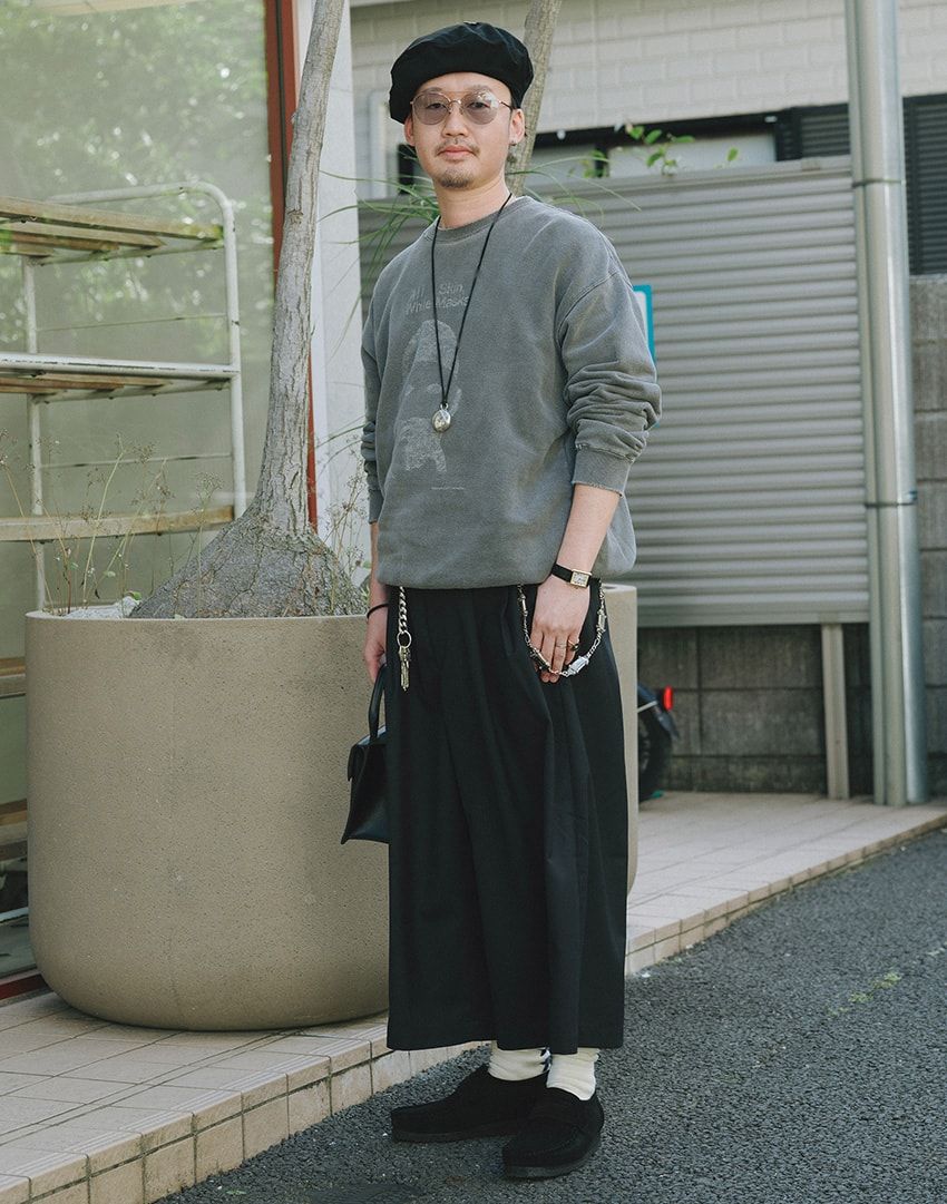 シンプルになりすぎない“白黒コーデ”の作り方。シルエットや小物の工夫で無彩色でも存在感有り！ - 16枚目の画像