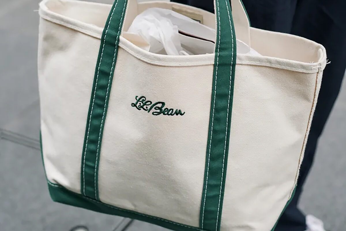 鉄板「L.L.ビーン」のトートは“グリーン”が人気！街角スナップで見る