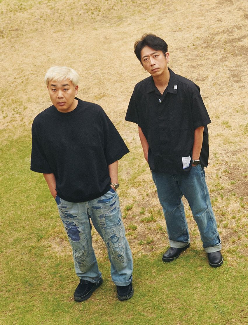 左から岩尾 望さん（50歳）、後藤輝基さん（52）。