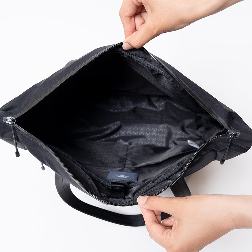 パタゴニア、モンベル、サロモンetc. 人気ブランドの「黒トートバッグ」をプロが厳選！ - 27枚目の画像