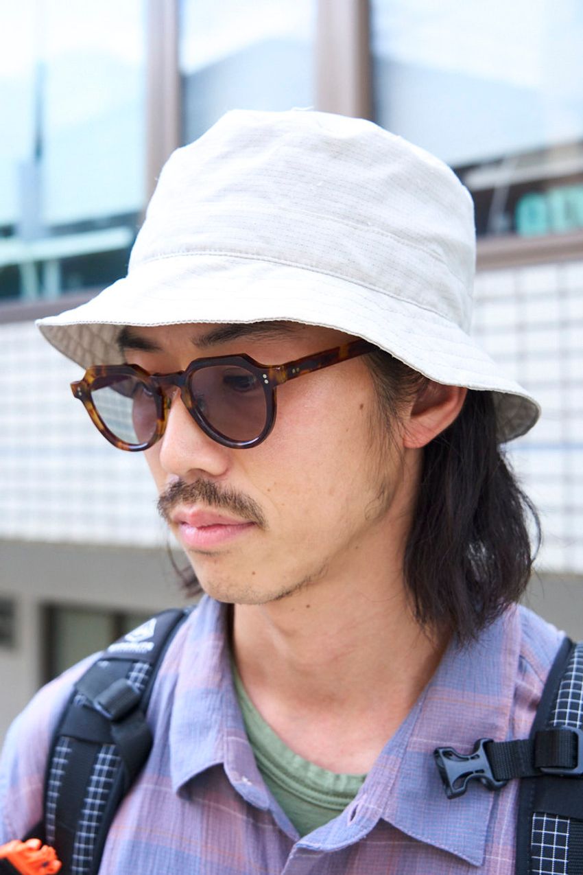 夏のハットスタイルは“軽やか”に仕上げるべし！素材やカラーで学ぶ「正しい被り方」5選 - 9枚目の画像