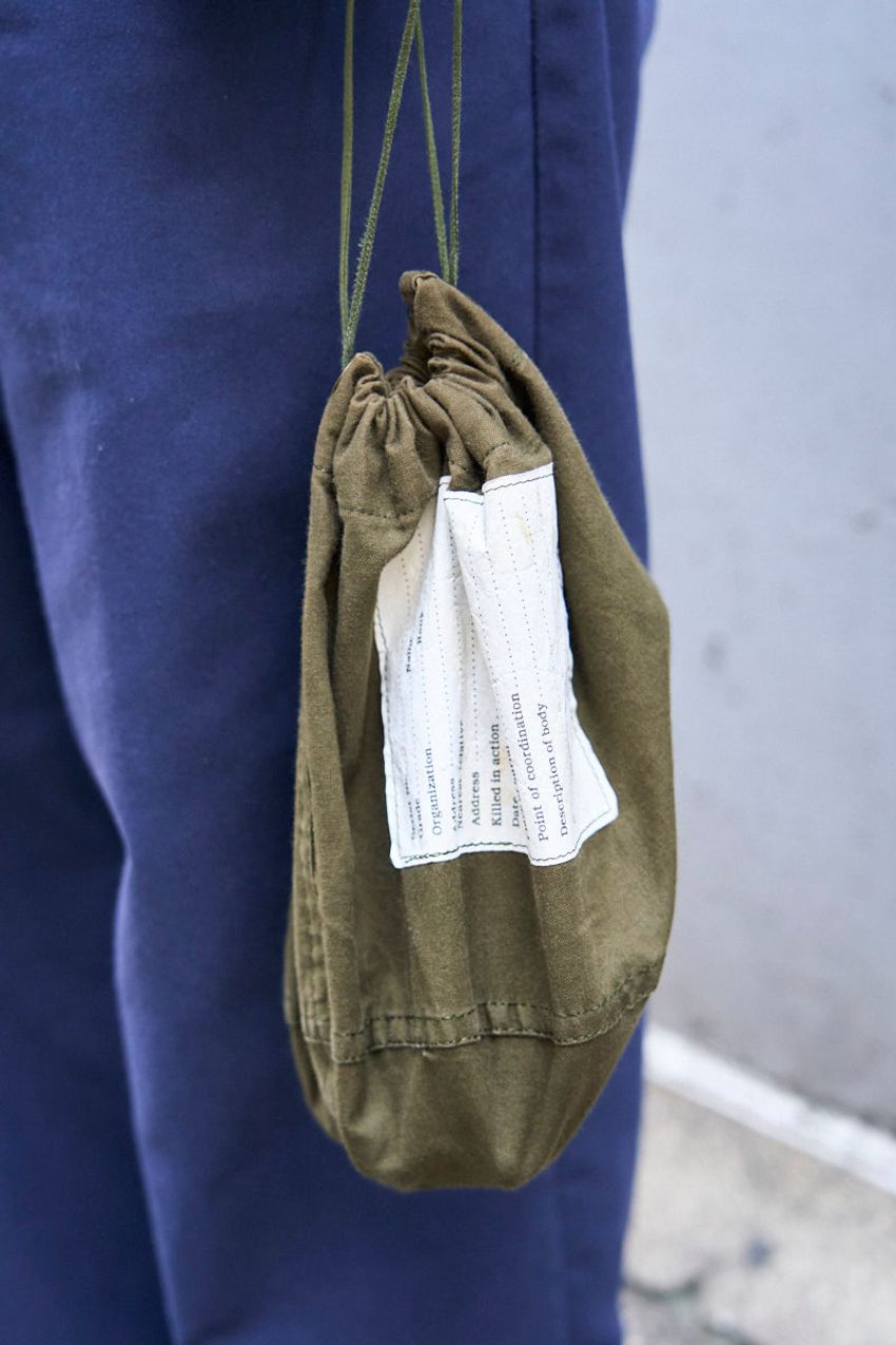 【トレンド確定】「手提げバッグ」が夏も人気No.1だった！洒落者たちの愛用品は…… - 3枚目の画像