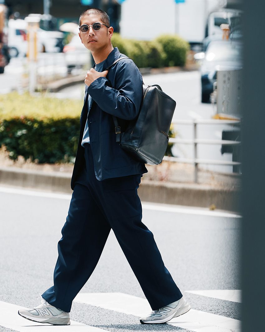 「正直、ファッションとしてサングラスをかけることには、どこか照れ臭さや心理的なストッパーがありました。本を読まない人に本を読ませるのが難しいように、サングラスも“掛けず嫌い”になりがちなアイテム。その点Biz SUNは、自意識のストッパーを簡単に外してくれる頼もしい存在ですね」(井上さん)。