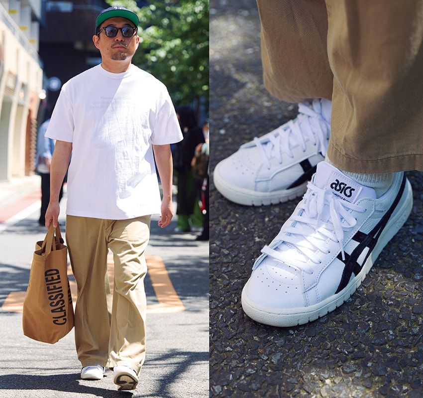 Tシャツ＝ビームス T　パンツ＝ユニクロ ユー　スニーカー＝アシックス