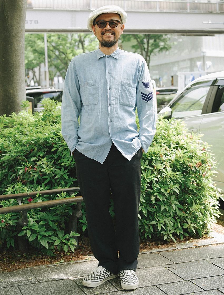 シャツ、パンツ＝古着