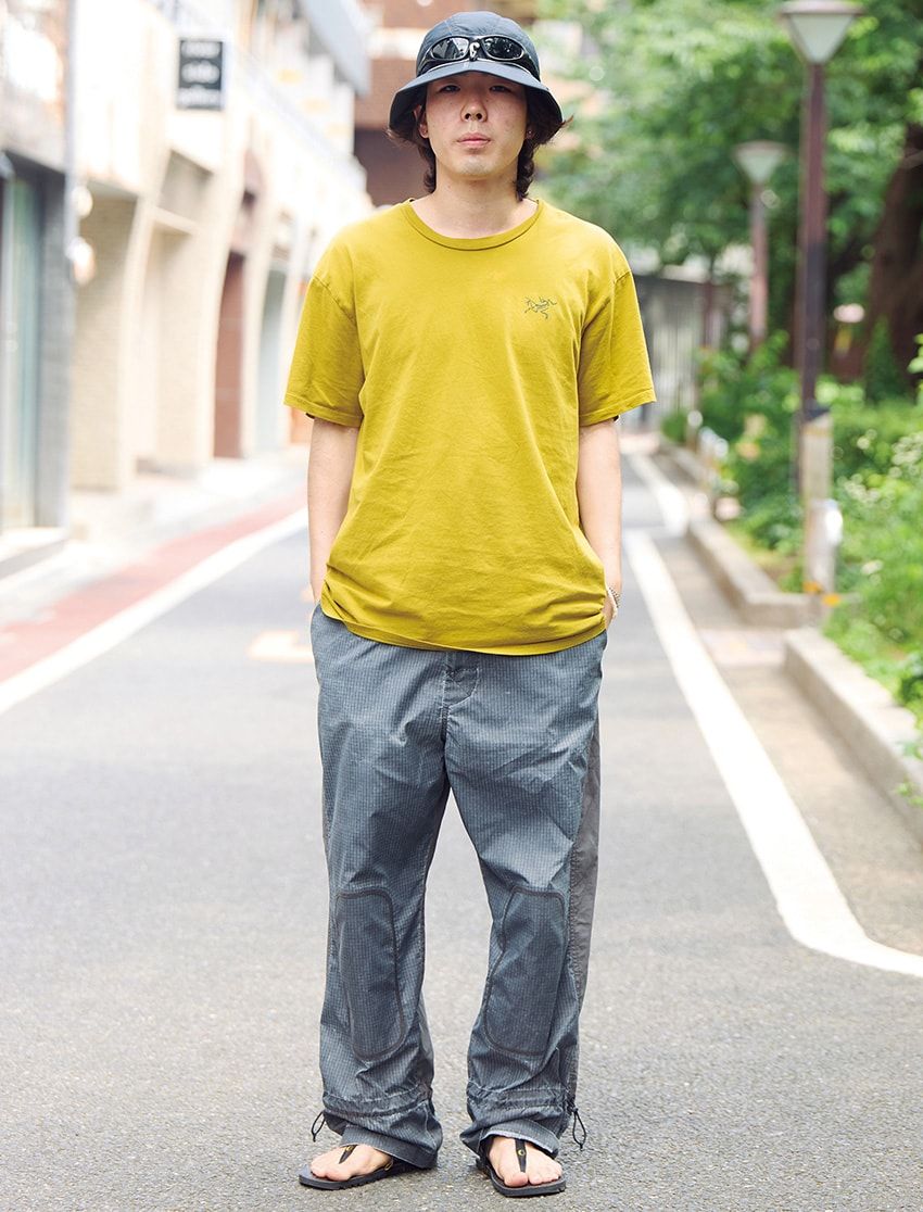 Tシャツ＝アークテリクス　パンツ＝バル オリジナル　サンダル＝ルナサンダル