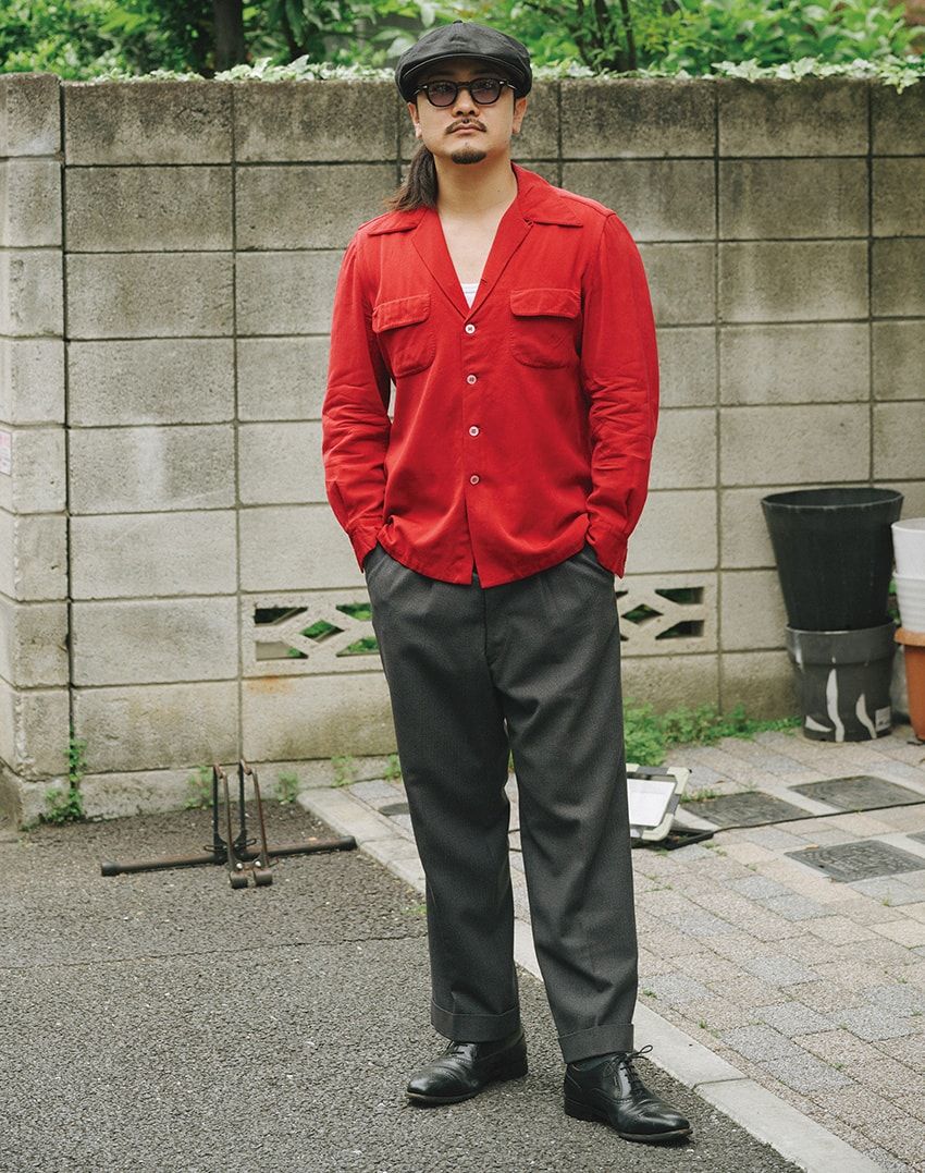 シャツ、パンツ＝古着　靴＝スコッチ グレイン　サングラス＝ジュリアス タート オプティカル