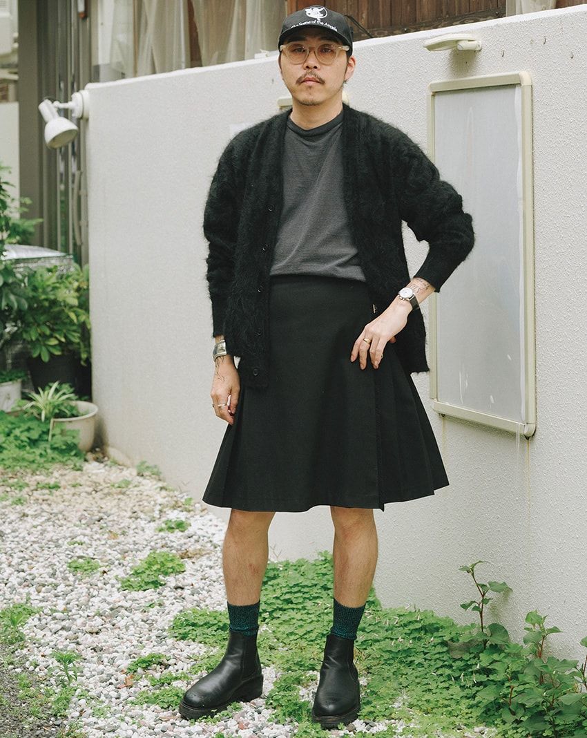カーティガン＝シュタイン　Tシャツ＝ア プレッセ　ブーツ＝フットワークス
