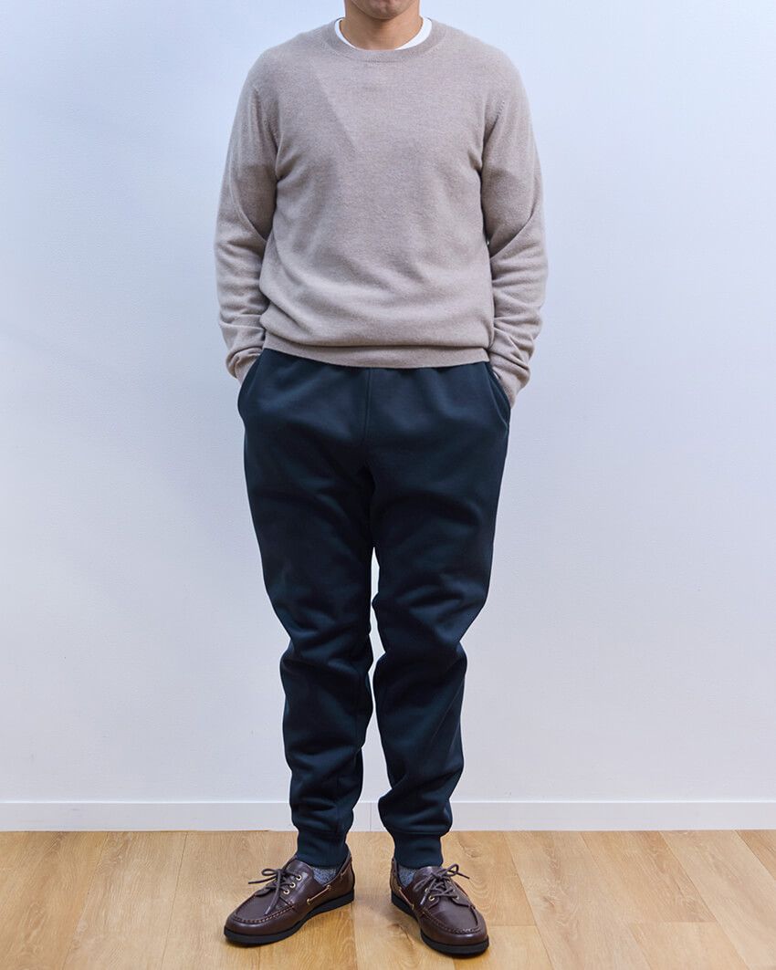 「ウォームボアスウェットパンツ」3990円／ユニクロ　0120-170-296 ※身長175cm、68kg、ネイビーのLサイズを着用。