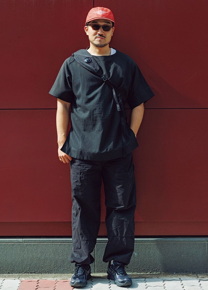 Tシャツ＝N.ハリウッド