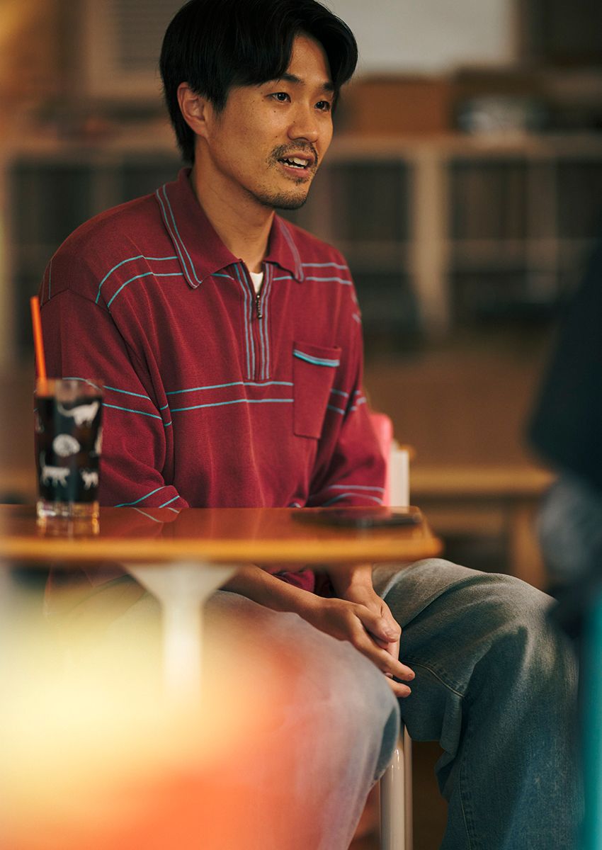 『地獄に落ちるわよ』俳優・細川岳をパパラッチ！ 90年代を感じる私服には、父ともう1人の存在が - 7枚目の画像