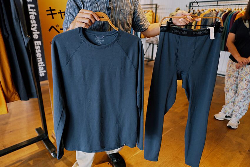 ［左］「メンズ・キャプリーン・ミッドウェイト・クルー」1万2870円、［右］「メンズ・キャプリーン・ミッドウェイト・ボトム」1万2870円／ともにパタゴニア（パタゴニア日本支社 カスタマーサービス　0800-8887-447）