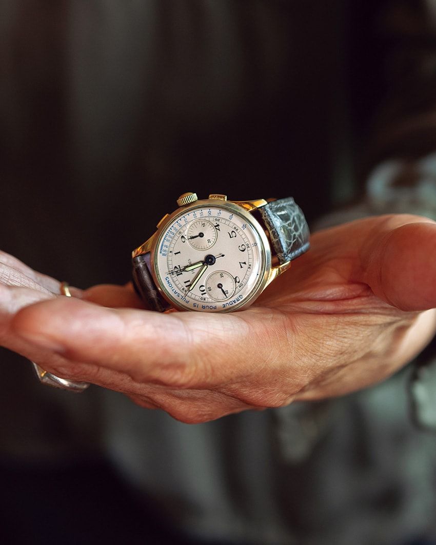 エルメスが1960年代に手掛けたヴィンテージのクロノグラフ。ムーブメントにはスイスの名門エボーシュメーカー、ランデロン製を搭載する。華美にならない端正なデザインとコンパクトなサイズ感が、ファッションとの親和性を高めている。