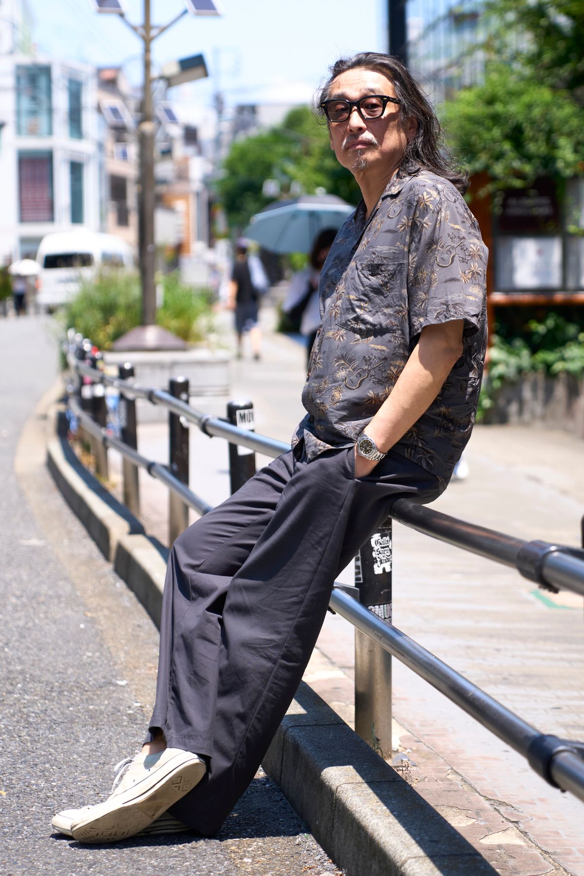 眼鏡＝ユウイチトヤマ