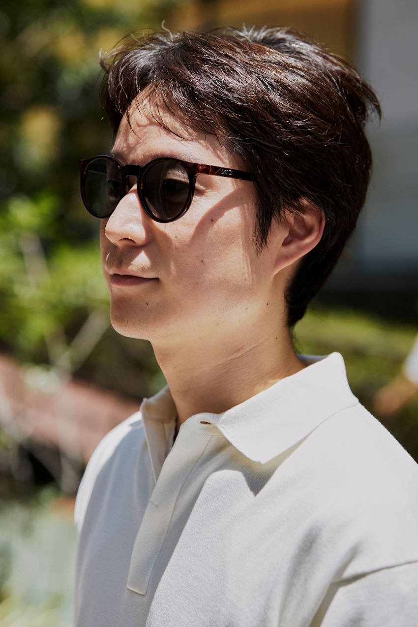 【30〜50代】旬のサングラスパパラッチ！洒落た大人たちが選んだ色とブランドは…… - 5枚目の画像