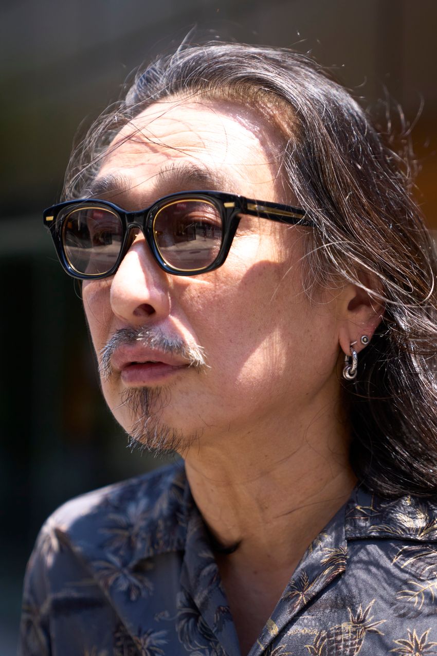 【30〜50代】旬のサングラスパパラッチ！洒落た大人たちが選んだ色とブランドは…… - 7枚目の画像