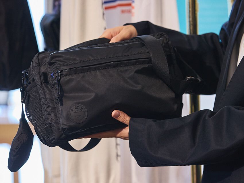 「ポーター」スタッフが推す愛用バッグ3選！ 旅行でも重宝するギミック満載のモデルたち - 17枚目の画像