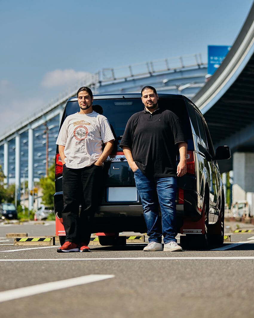 フリードから三菱「デリカ」へ！ 計270kg、190cm超の双子レスラーが信頼する「圧倒的な車格と居住性」 - 26枚目の画像