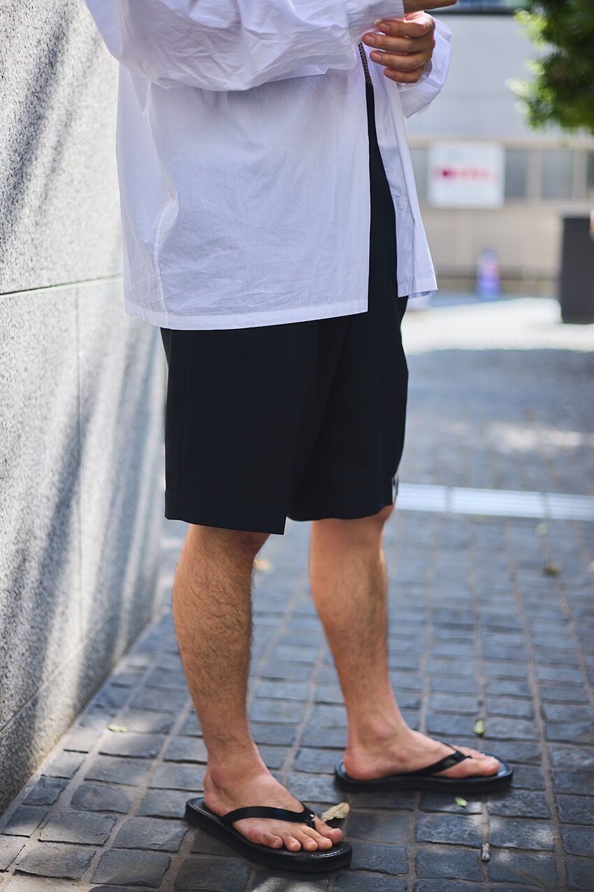 “黒ショーツ”のマンネリ問題は「引き算コーデ」で解決！ 元ビームス安武さんに学ぶ大人の着こなし - 10枚目の画像