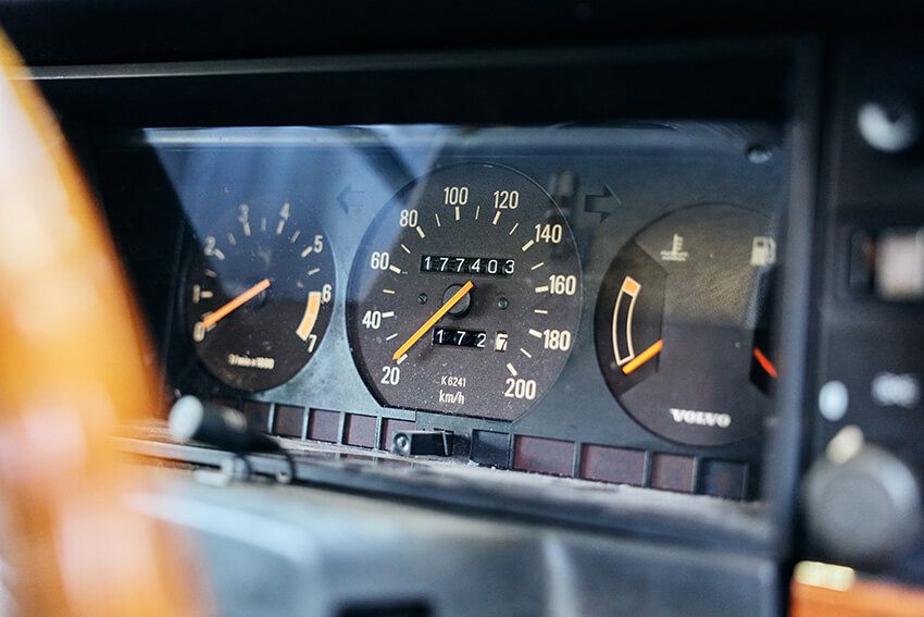 「リーバイスで言えばXXよりビッグE。この車も…」ロッチ・コカドの愛車“ボルボ 240セダン”に宿る哲学 - 19枚目の画像