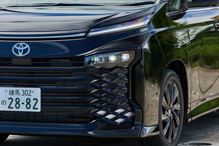 「ノア」じゃ物足りない人へ。トヨタ新型「ヴォクシー」の実車チェックで分かった“買い”の理由 - 12枚目の画像