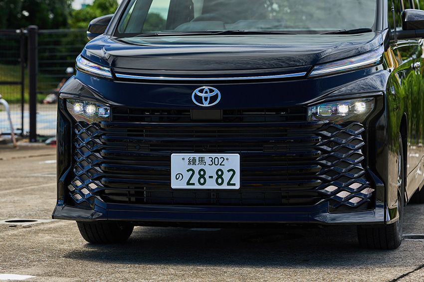 「ノア」じゃ物足りない人へ。トヨタ新型「ヴォクシー」の実車チェックで分かった“買い”の理由 - 13枚目の画像