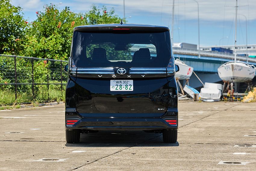 「ノア」じゃ物足りない人へ。トヨタ新型「ヴォクシー」の実車チェックで分かった“買い”の理由 - 3枚目の画像