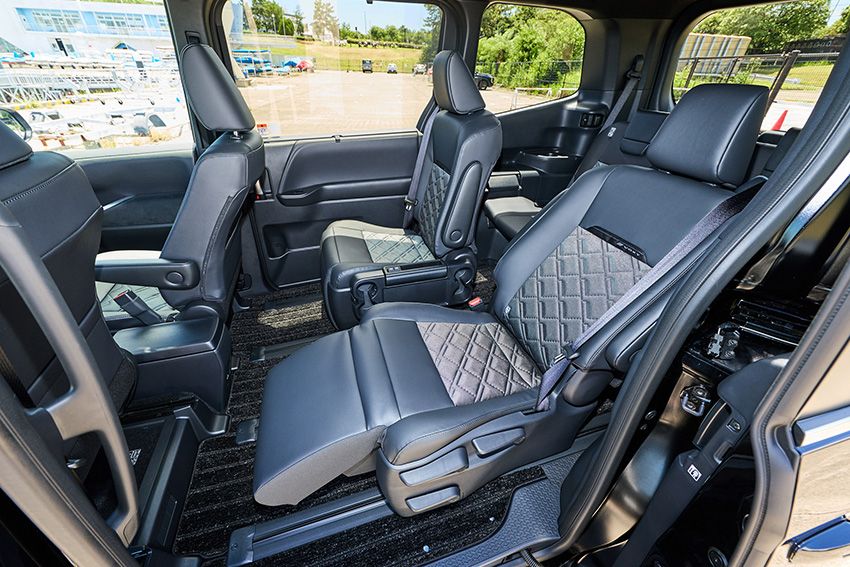 「ノア」じゃ物足りない人へ。トヨタ新型「ヴォクシー」の実車チェックで分かった“買い”の理由 - 48枚目の画像