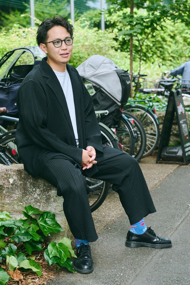 眼鏡＝不明