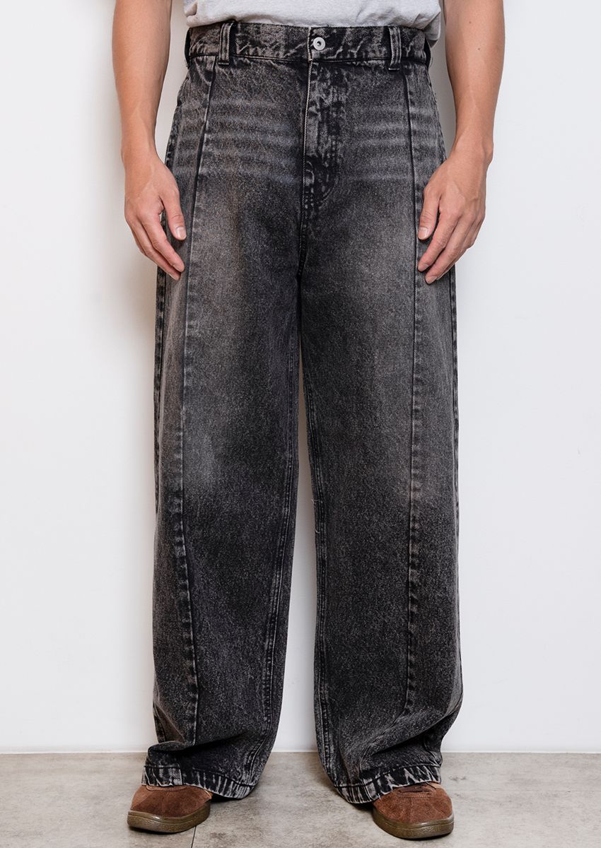 「ブラスト シーム バギーデニムパンツ」7480円／ビームス ハート（ビームス公式オンラインショップ　http://www.beams.co.jp）