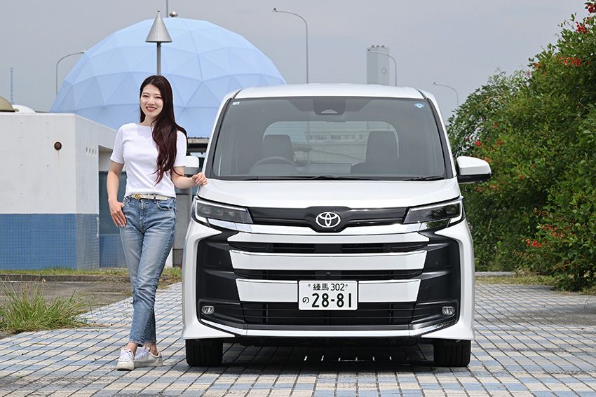 ヴォクシーとの違いも解説！上品＆穏やかな改良型トヨタ「ノア」を黒木美珠が実車チェック - 16枚目の画像