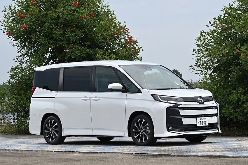 ヴォクシーとの違いも解説！上品＆穏やかな改良型トヨタ「ノア」を黒木美珠が実車チェック - 17枚目の画像