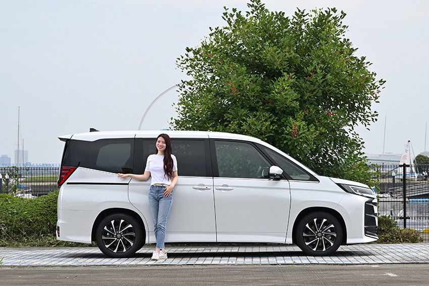 ヴォクシーとの違いも解説！上品＆穏やかな改良型トヨタ「ノア」を黒木美珠が実車チェック - 18枚目の画像