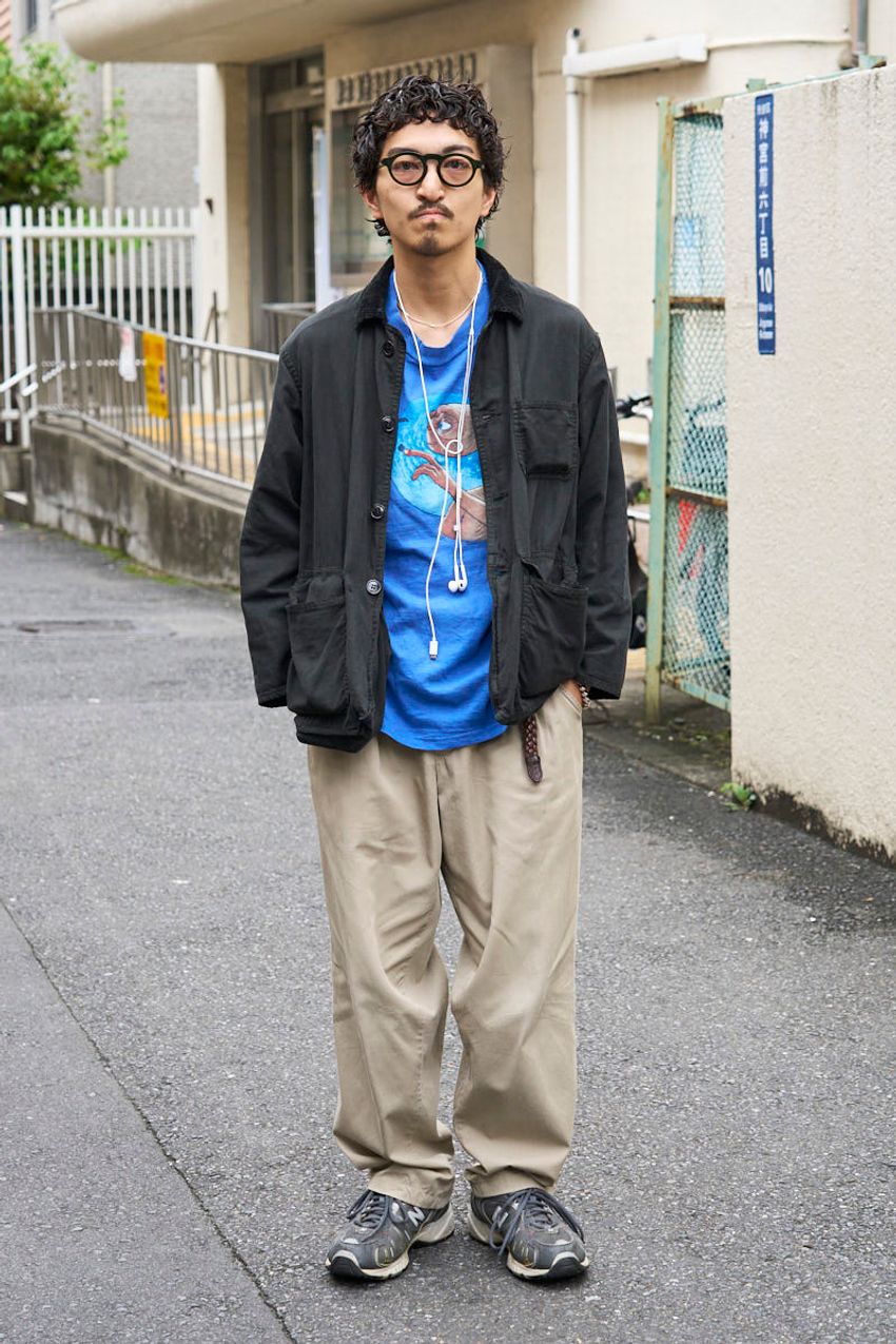 初秋の重ね着スタイル5選！ 王道「シャツ＋Tシャツ」に“もうひと工夫”プラスした洒落者たち - 8枚目の画像