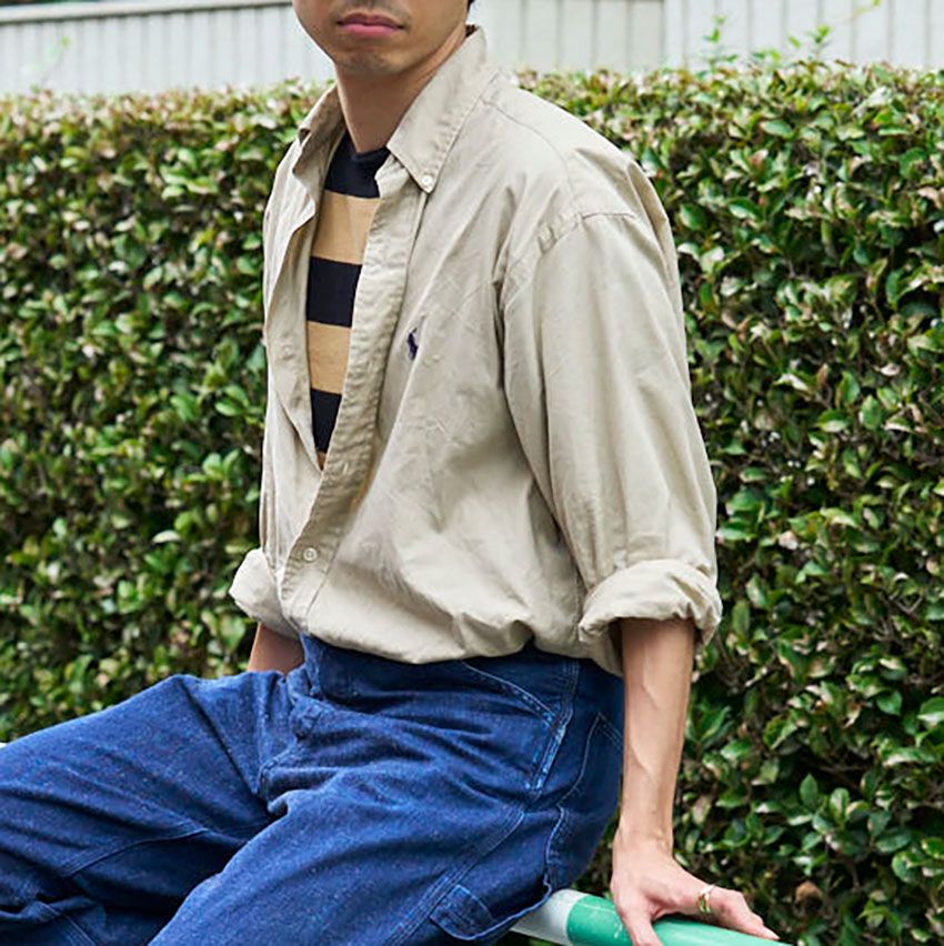 初秋の重ね着スタイル5選！ 王道「シャツ＋Tシャツ」に“もうひと工夫”プラスした洒落者たち - 1枚目の画像